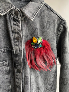 Limited Broche Feather